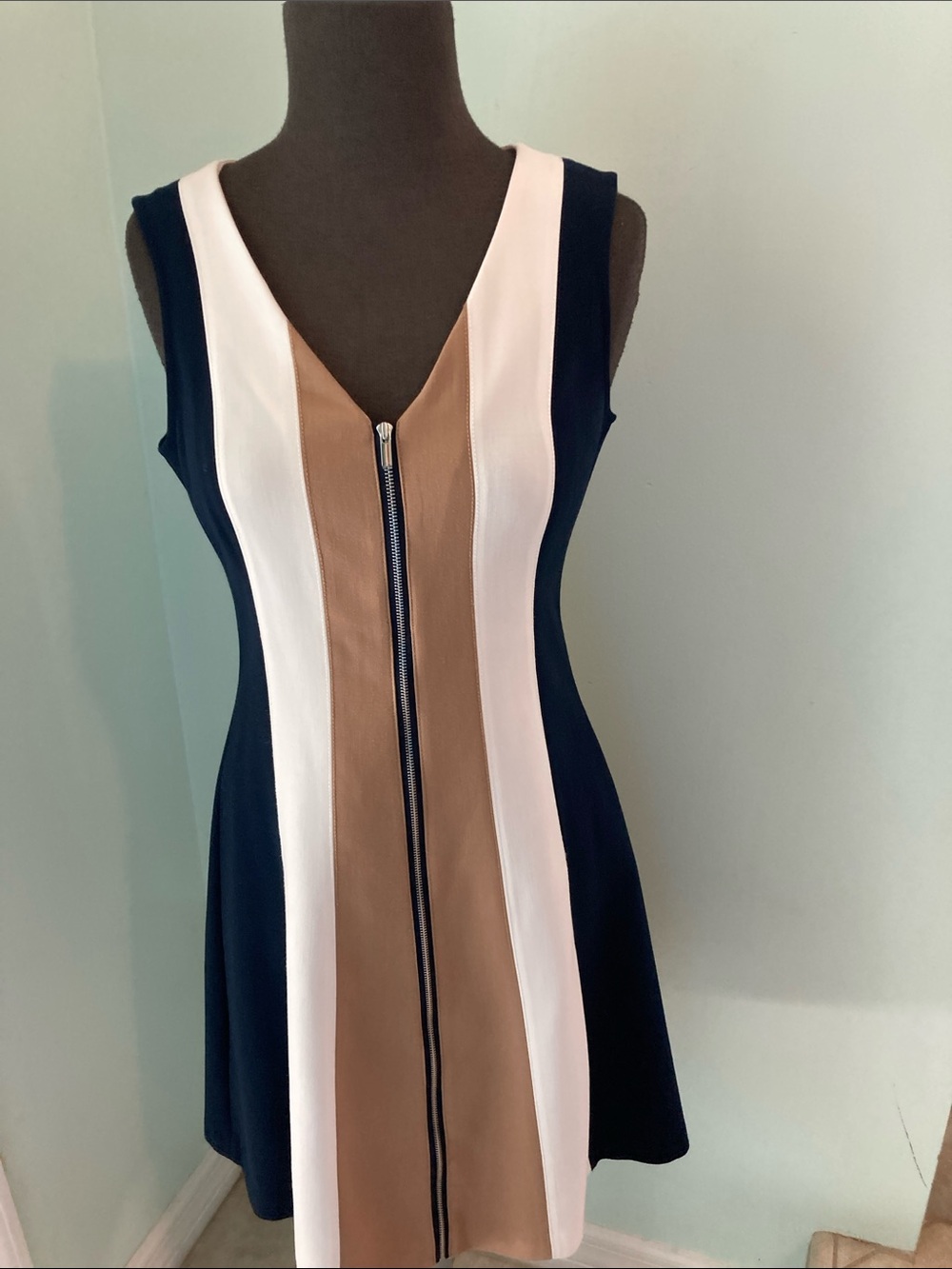 Ann Taylor Color block V-Neck Zip-Front A-Line Dress in Navy, White & Tan